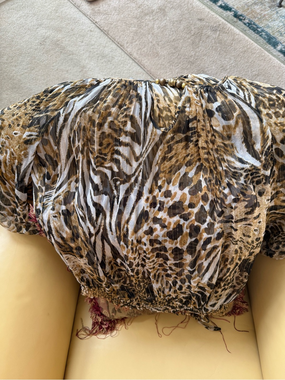 Vintage sheer pattern leopard top made by Cache - Picture 4 of 5